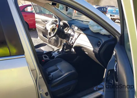 2020 Nissan Rogue Sl Intelligent Awd z USA, uszkodzony, nr VIN 5N1AT2MV8LC702109